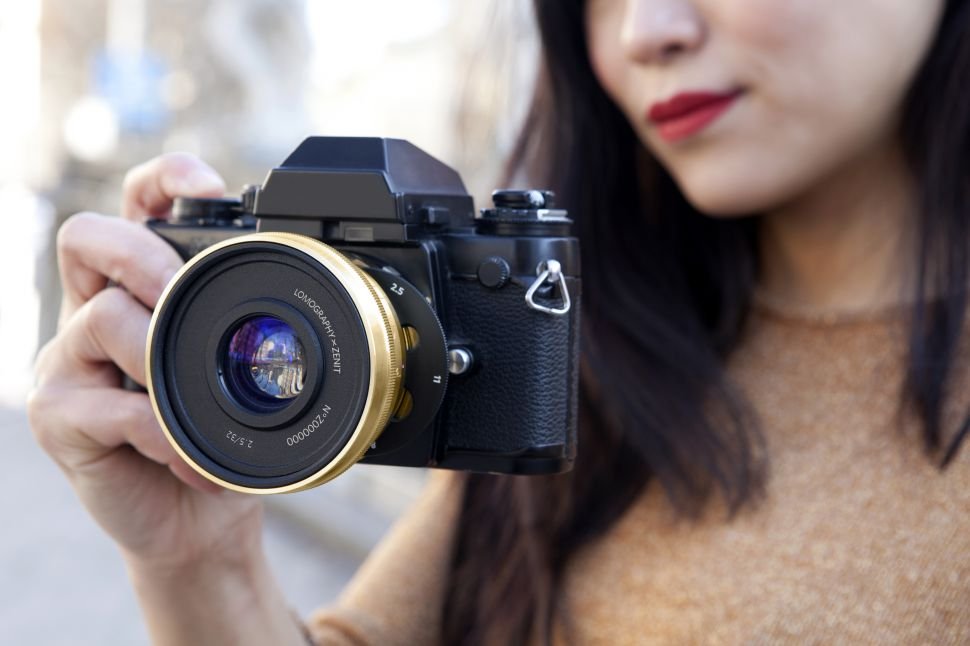 Lomography Lomogon 32mm f/2.5 is coming for your brass - Bnw